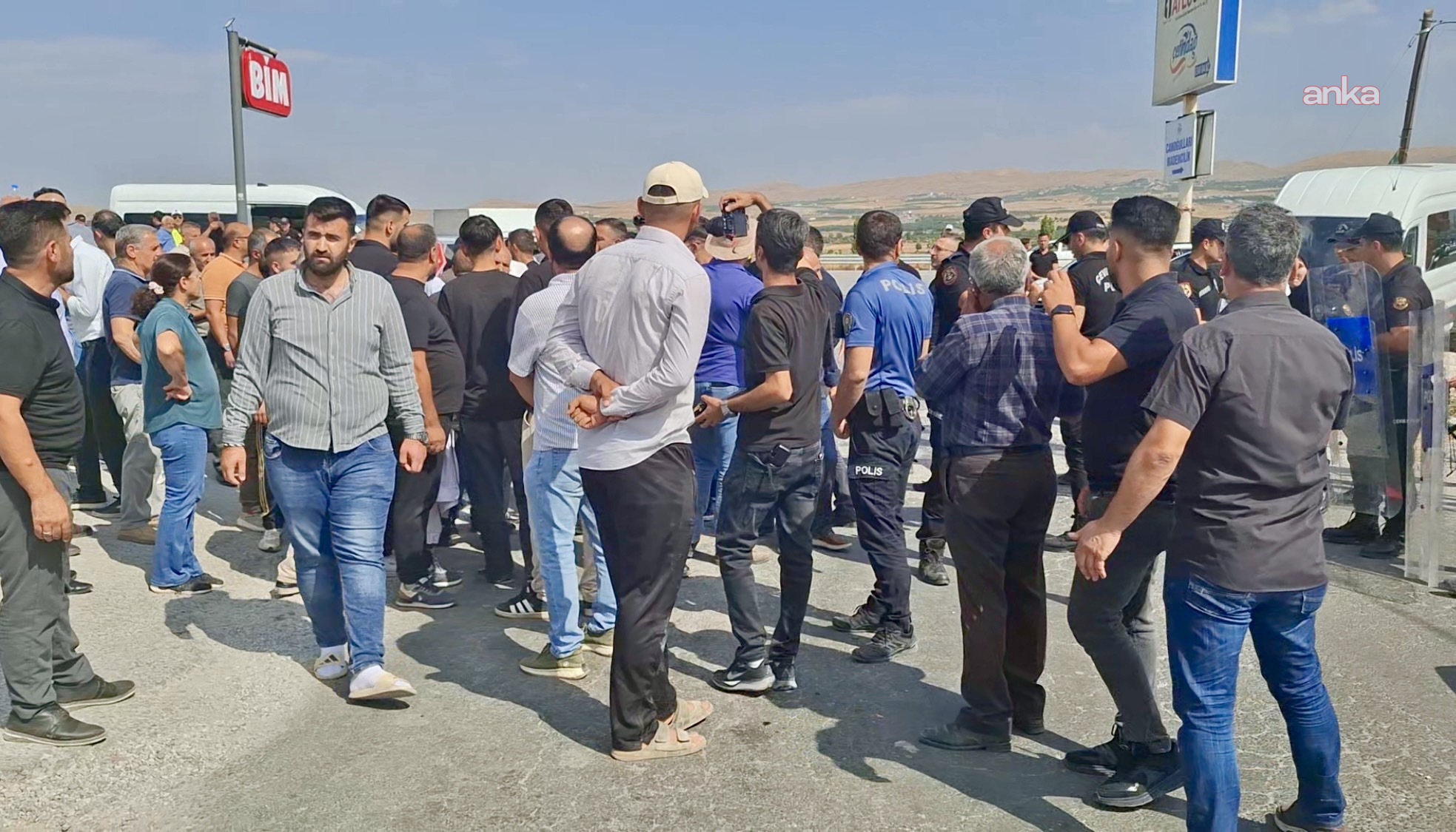 Malatya’da ölümlü kaza sonrası eylem: ‘Daha kaç canın gitmesi gerekiyor?’