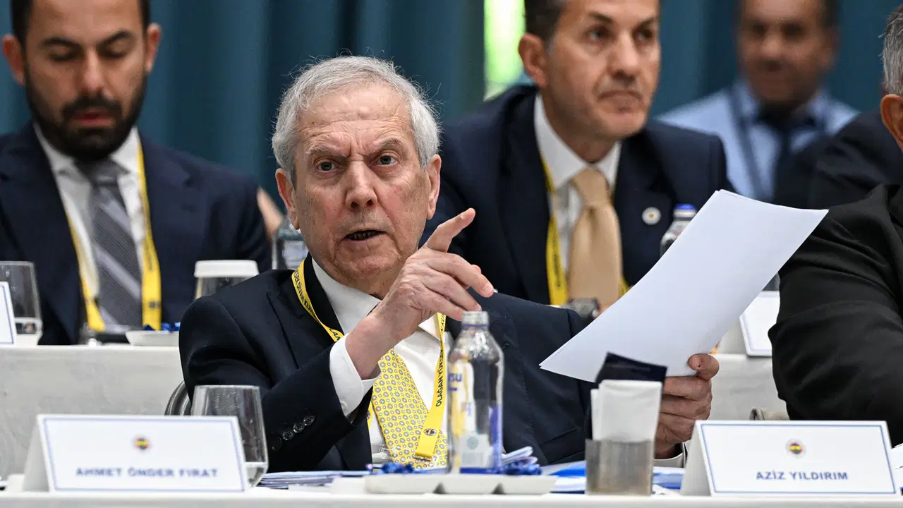 Fenerbahçe Genel Kurul Toplantısı’nda gerginlik