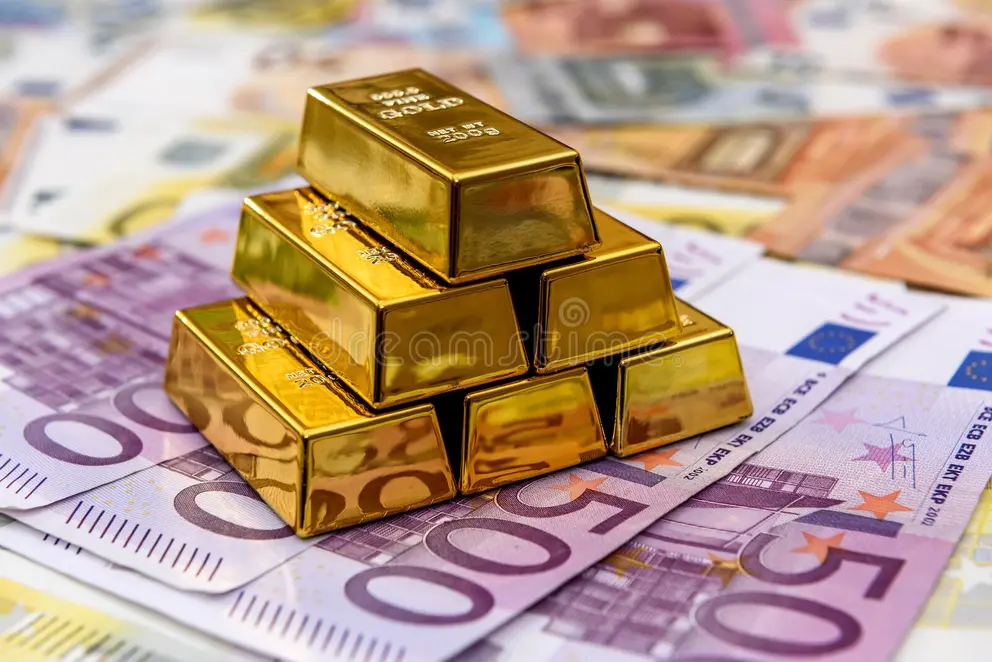 Piyasalar hareketli: Ons altın rekor seviyelerde, dolar ve euro güne yükselişle başladı