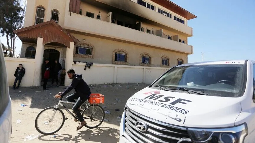 MSF: İsrail, Gazze’de insani yardım çalışanlarını taşıyan otobüsü hedef aldı