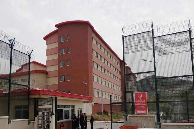 Çocuğunun tedavisi için Avrupa’ya geçecekti: Türkiye’de tutuklanan Ezidi Qoto, Geri Gönderme Merkezi’ne götürüldü