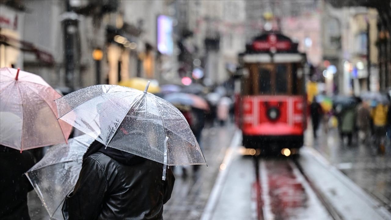 İstanbul için kuvvetli gök gürültülü sağanak ve fırtına uyarısı