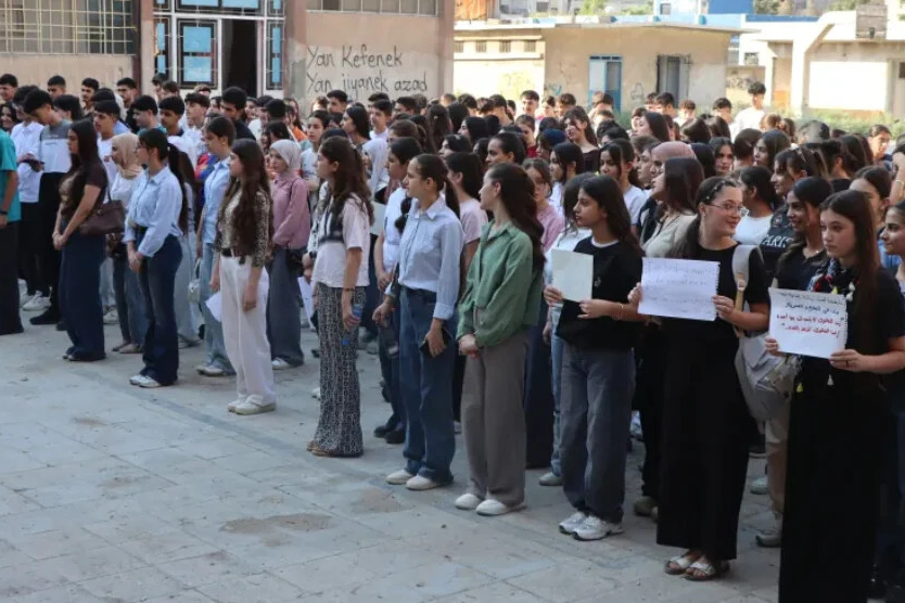 Kuzey ve Doğu Suriye’de öğrenciler Kürtçe eğitim için eylemde