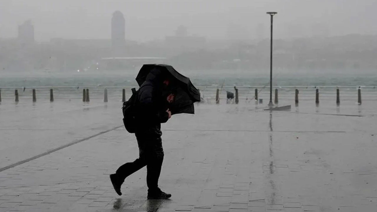 Hava yeniden değişiyor: Kuvvetli yağış ve fırtına uyarısı