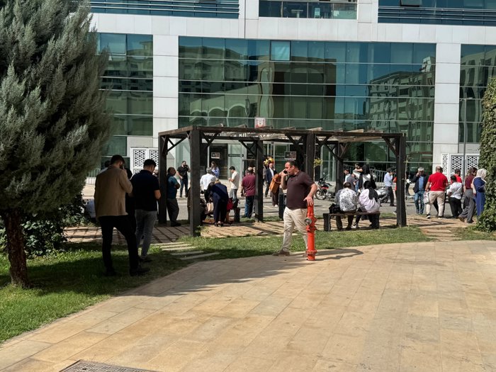 DEM Parti Eş Başkanları’ndan deprem sonrası ‘dirençli kentleşme’ çağrısı: ‘Kamusal sorumluluktur’