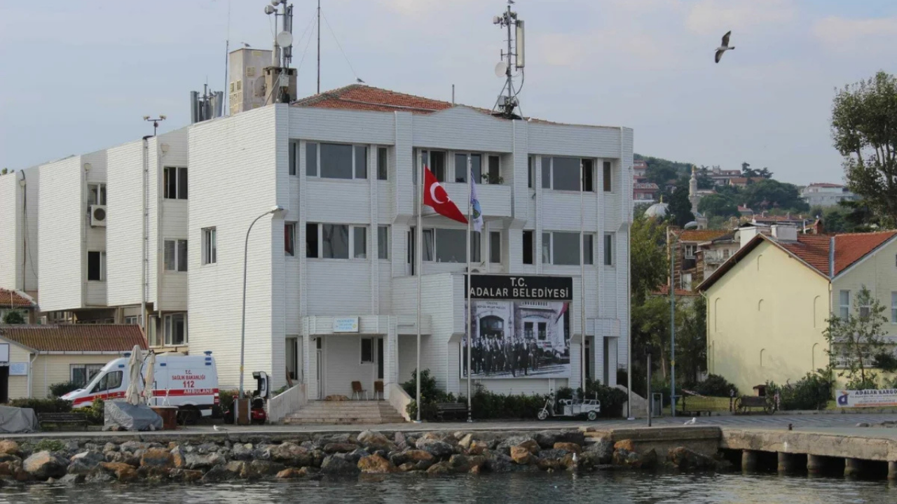 Adalar Belediyesi’nde Başkanvekillliği seçimi ertelendi