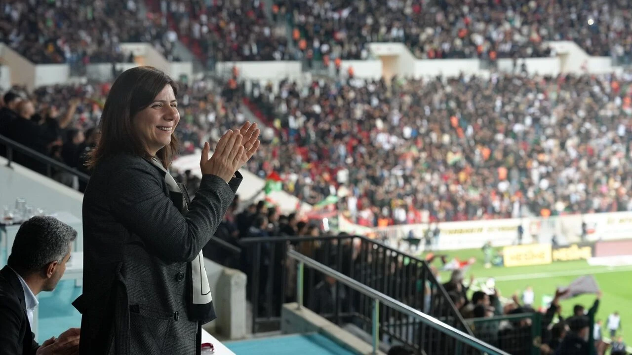 Serra Bucak’tan Beşiktaş’a dostluk mesajı: ‘Amedimiz sizi bekliyor, hoş geliyorsunuz’