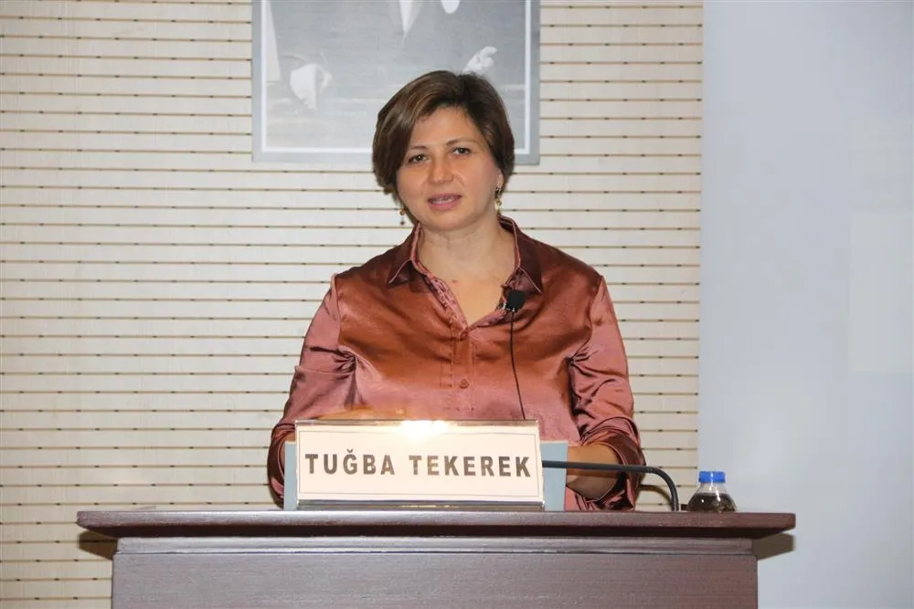 Tuğba Tekerek: ‘Bazılarının gözünde makbul gazeteci olmadığım için operasyon torbasına atıldım’