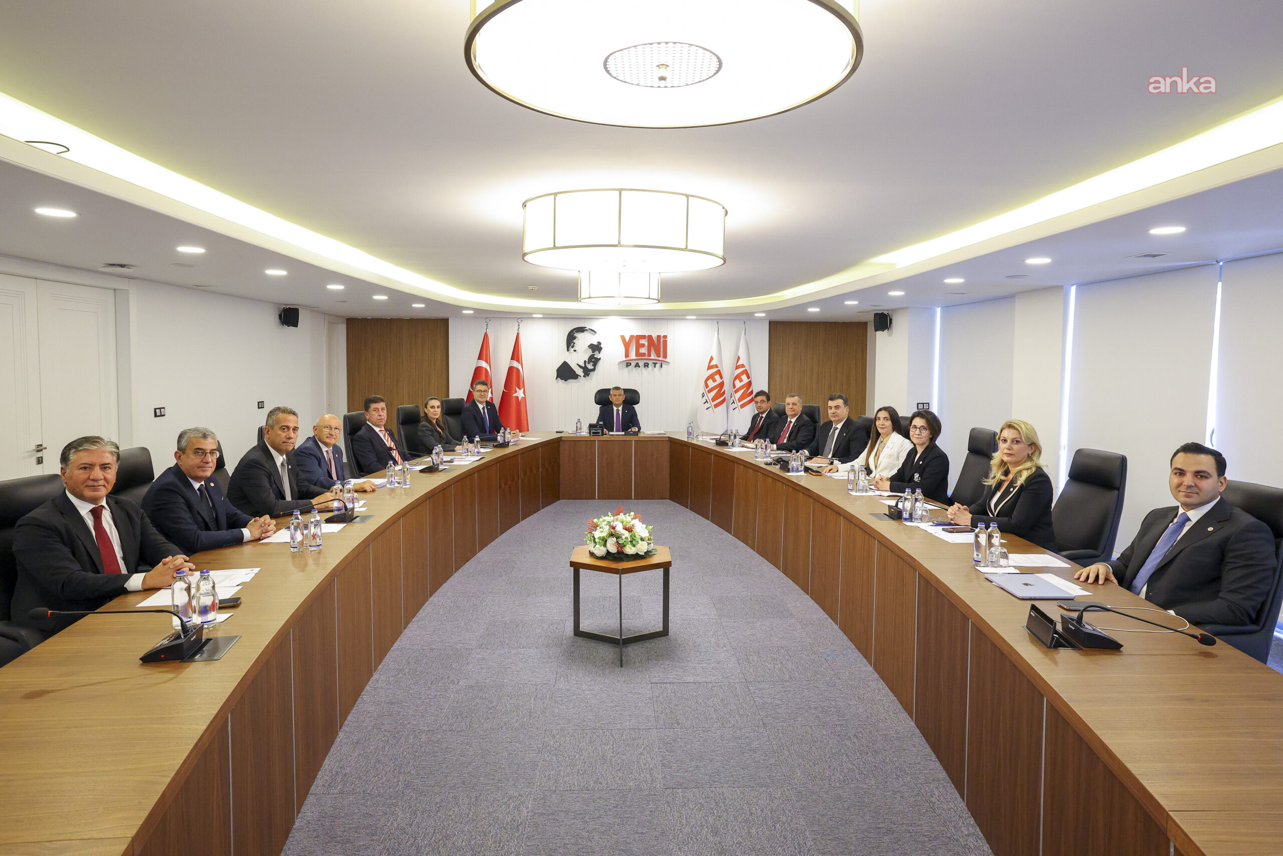 YENİ Parti’de kurultay ve yeni yasama yılı hazırlığı