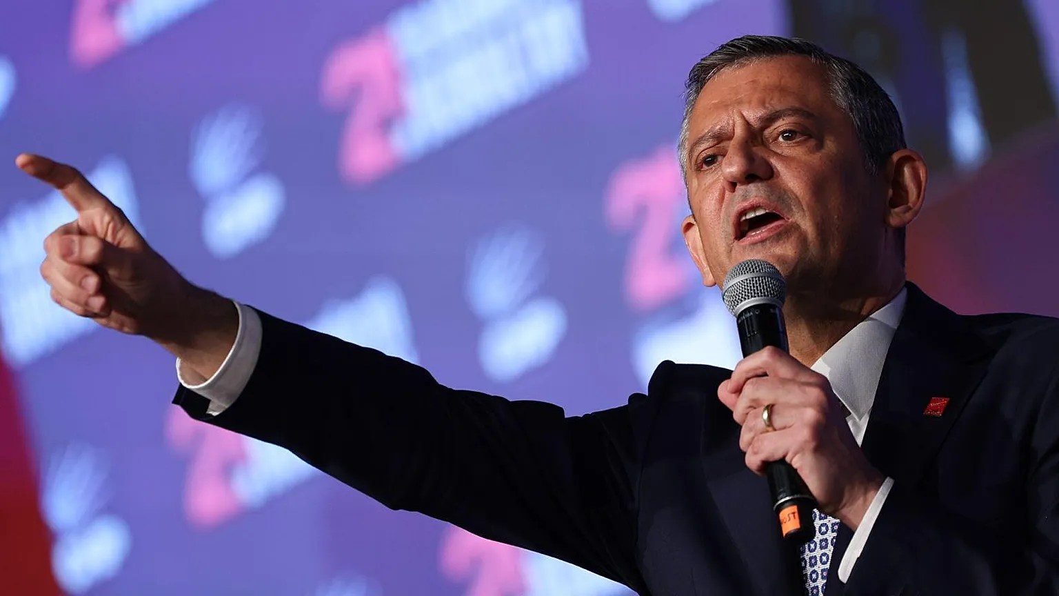 Özel’den AK Parti’nin videosuna yanıt: ‘İzmir’i sandıkta hiç kazanamadın, kazanamayacaksın’
