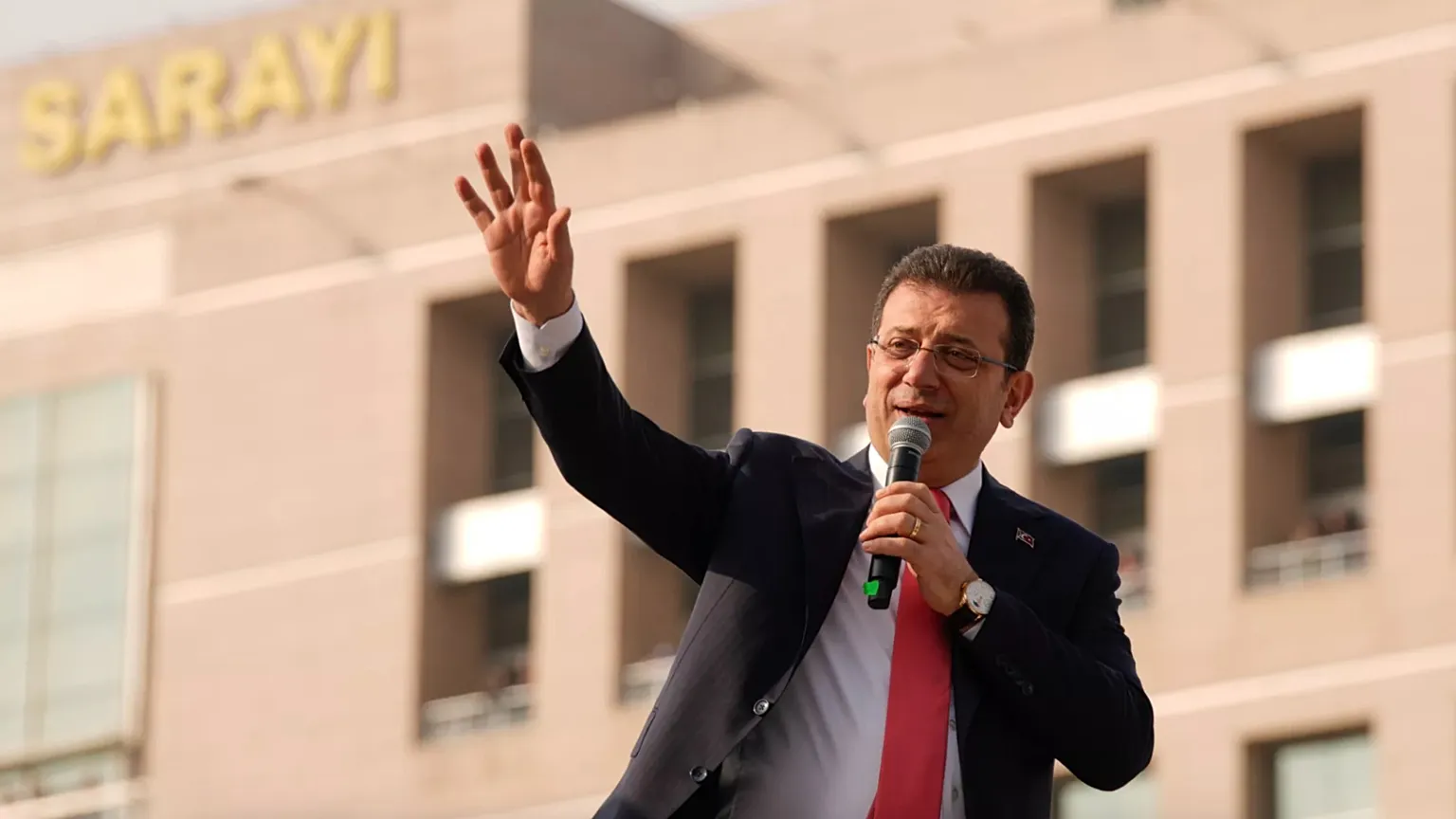 İmamoğlu’ndan gazetecilerin tutuklanmasına tepki: ‘Nedir bu korku?’