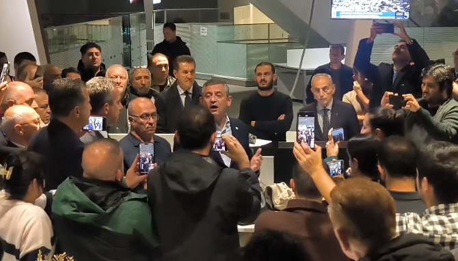 Özgür Özel’den Halk TV’ye ziyaret