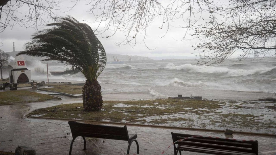 Meteoroloji’den kuvvetli yağış ve rüzgar uyarısı: Hangi şehirlerde etkili olacak?