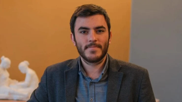 Tutuklu gazeteci İsmail Arı’dan mesaj: ‘Gerçekleri cezaevine kapatamazsınız’