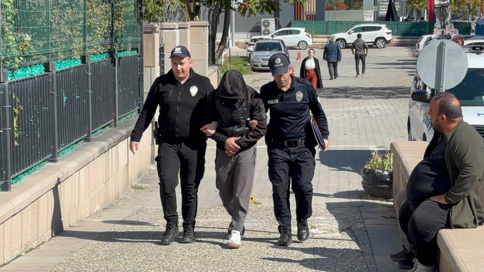 Aksaray’da tamirhane sahibi tüfekle ateş açtı: Üç çırak yaralandı
