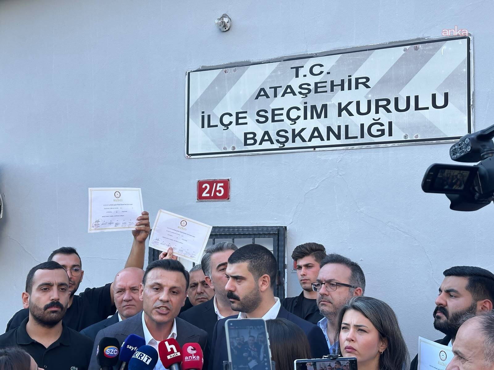 Ateşehir’de başkan vekilliği seçimi: YENİ Partililer mazbataları seçim kurulu duvarına astı