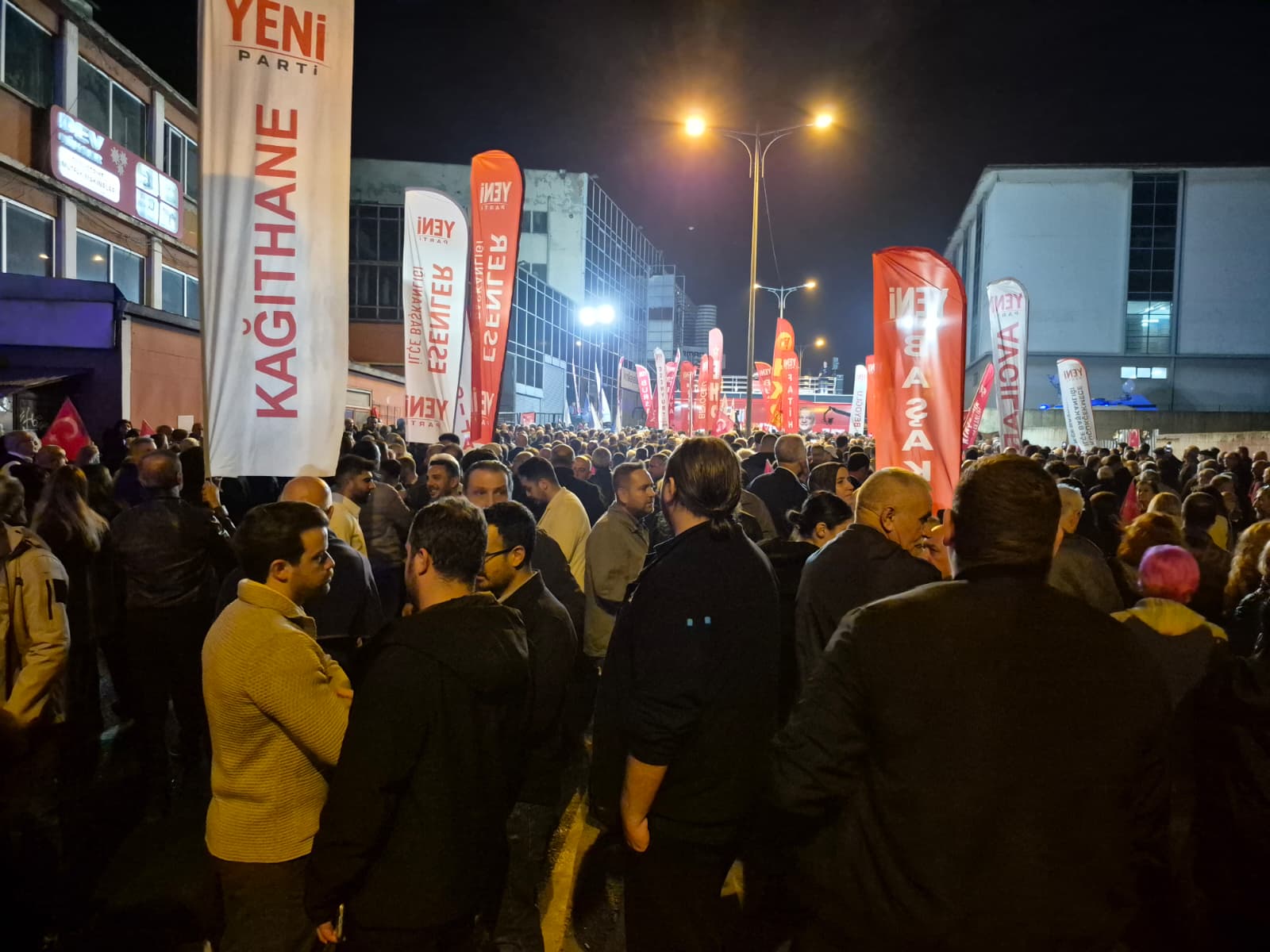 Halk TV önünde kayyım protestosu