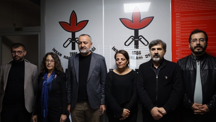 İHD: ‘Çözüm sürecinde yasal düzenleme bir an önce yürürlüğe girmeli’