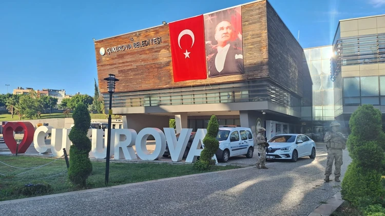 DEM Parti Eş Genel Başkanı Hatimoğulları’ndan Çukurova Belediyesi operasyonuna tepki