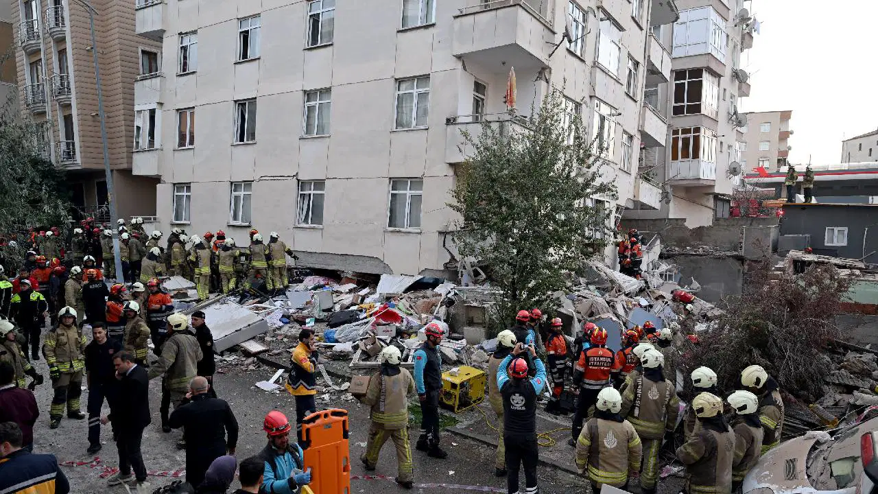 Maltepe’de çöken bina | Vali Gül: ‘Acil ihtiyaçlar için 9 milyon aktarılacak’
