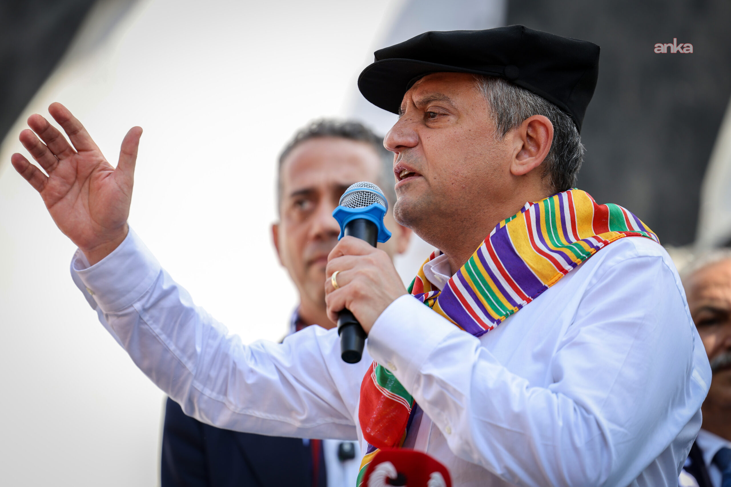 Özgür Özel: ‘Dişimizi sıkacağız, sandığa kadar sabredeceğiz’