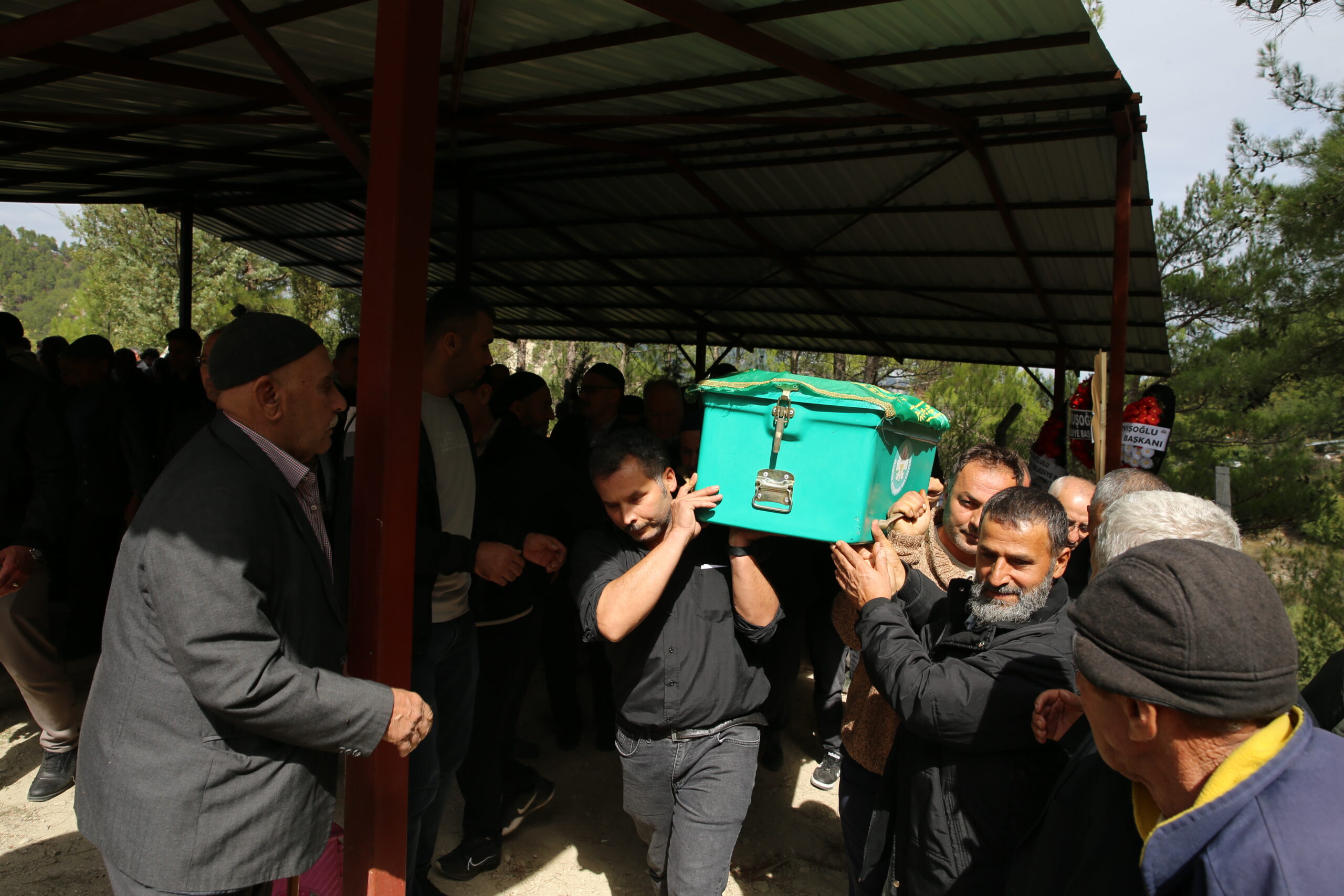 Soma’da maden ocağındaki göçükte hayatını kaybeden işçiler son yolculuklarına uğurlandı