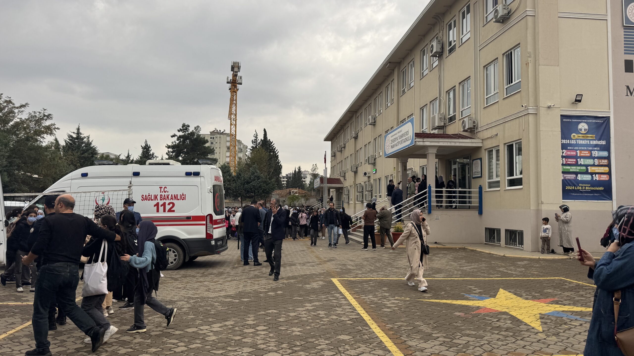 Kahramanmaraş’ta 20 öğrenci kötü kokudan hastanelik oldu: Okullar tatil edildi