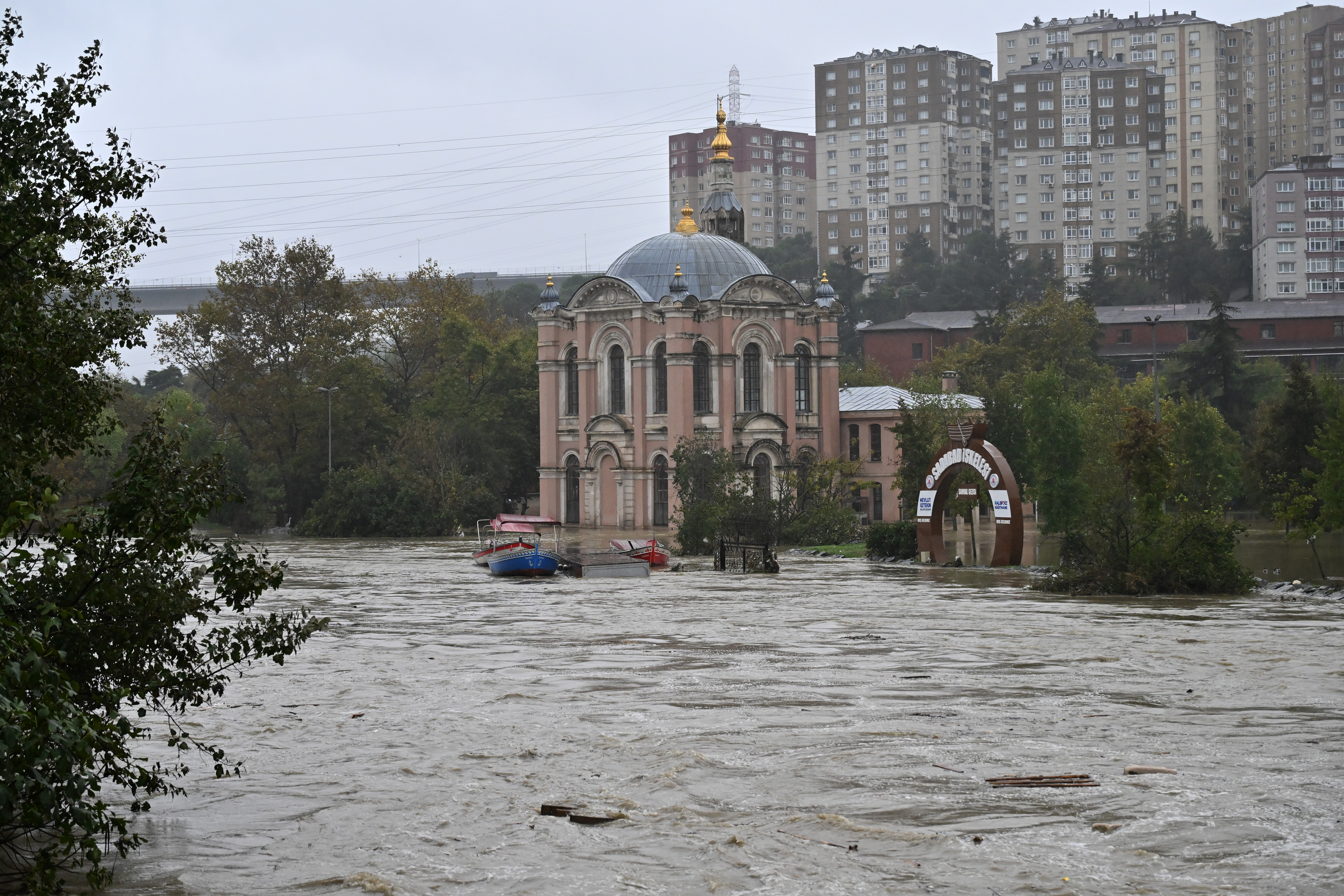İstanbul’da yaşanan selde can kaybı 4’e yükseldi