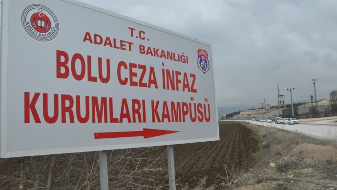Cezaevi Müdüründen ‘raporu tanımama’ kararı: Hasta tutuklunun eldivenlerine el konuldu