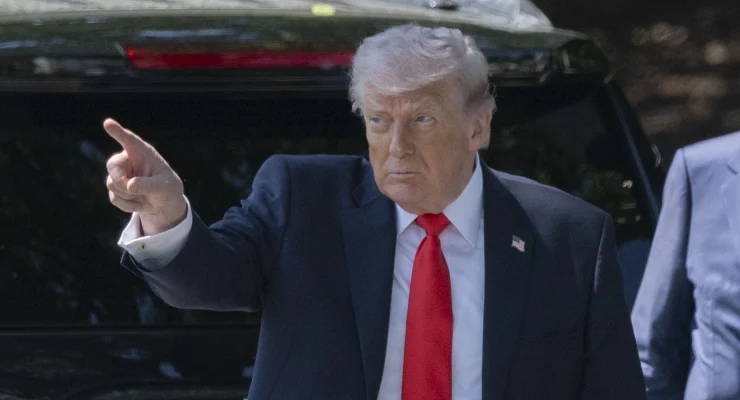 Trump ‘süper zeka’ yerine ‘yapay zeka’ terimini kullananları ‘düşman’ ilan etti