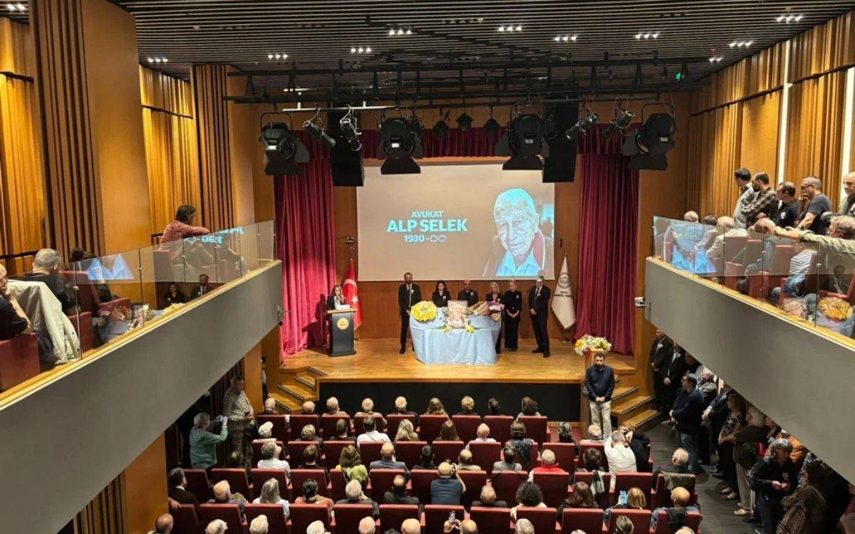 Alp Selek, İstanbul Barosu’nda son yolculuğuna uğurlandı