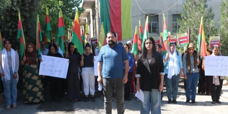 Kuzey ve Doğu Suriye’de Kürtçe derslerinin azaltılmasına tepki