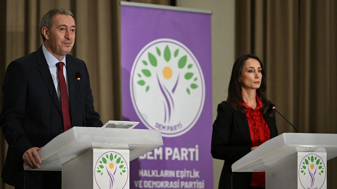 Hatimoğulları ve Bakırhan’dan 29 Ekim mesajı: ‘Cumhuriyet fikrini demokrasiyle taçlandırmayı hedefliyoruz’