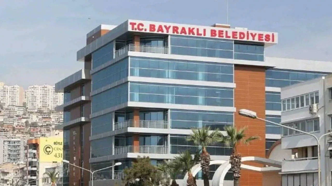 Bayraklı Belediyesi’ne operasyon: 43 kişi adliyeye sevk edildi