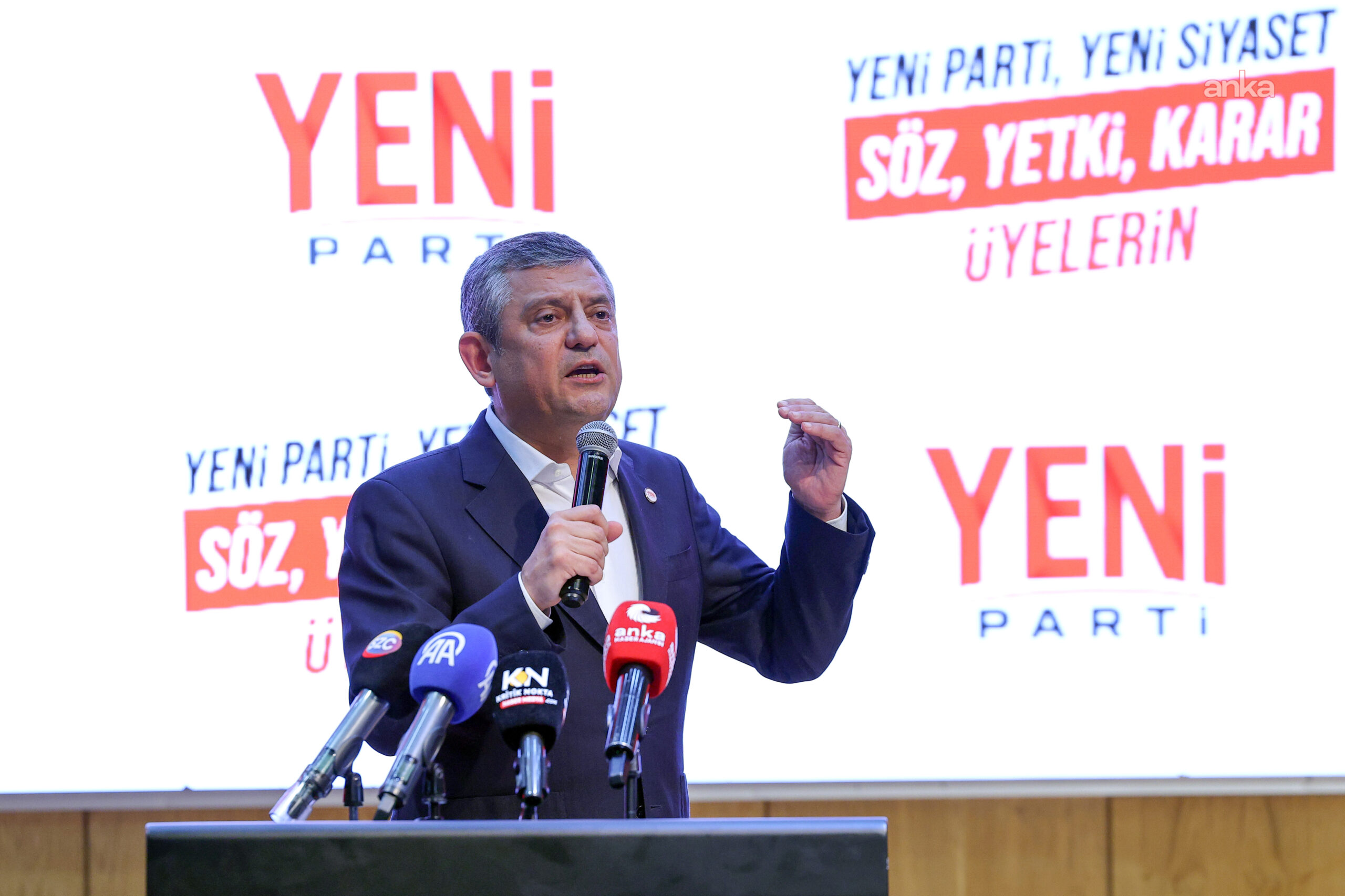 Özel’den Erdoğan’a ‘fon krizi’ tepkisi: ‘Suçu başkasına atmakla uğraşıyor’