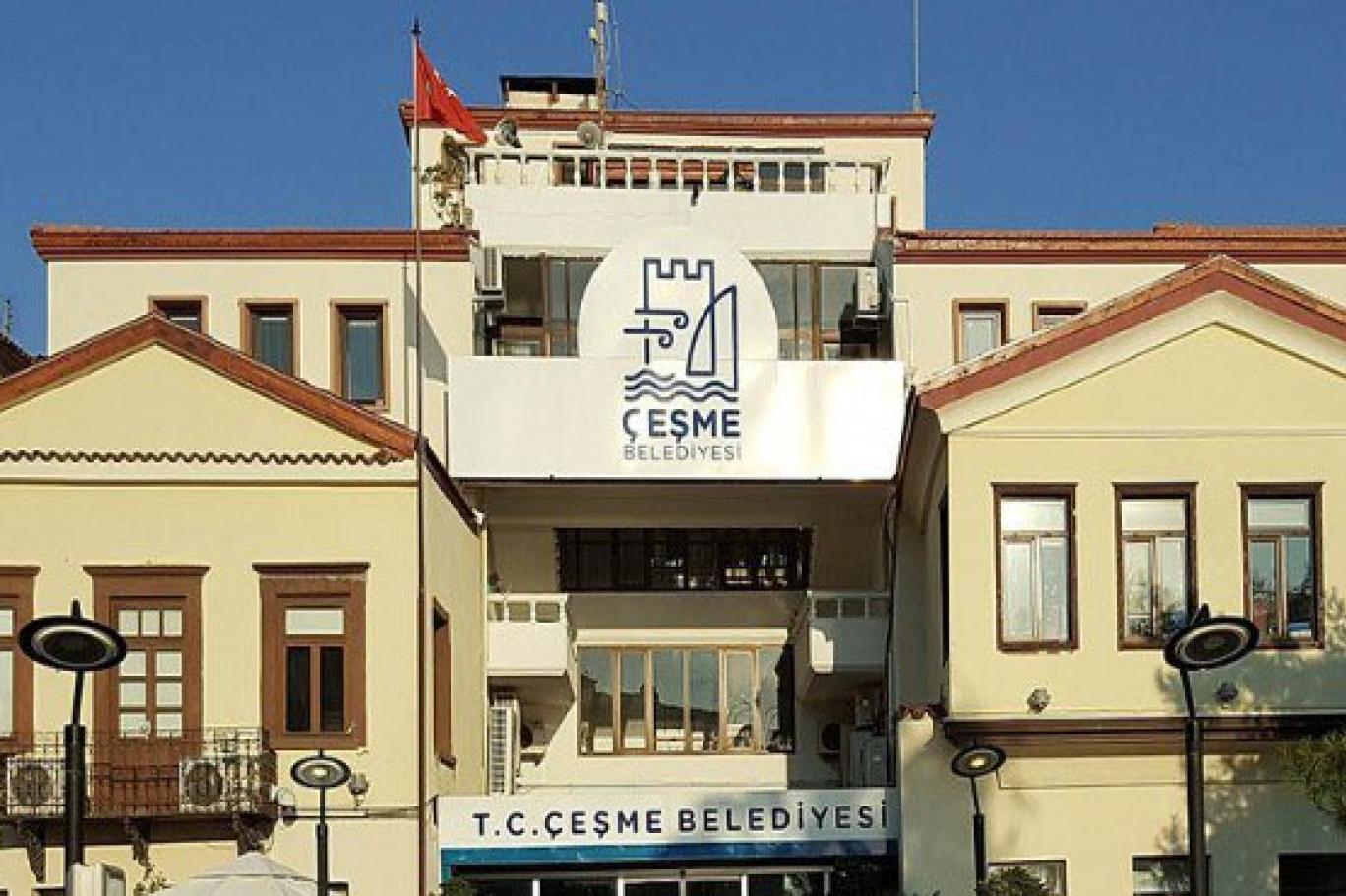 Çeşme Belediyesi’ne operasyon: Başkan yardımcısı ve imar müdürü gözaltına alındı
