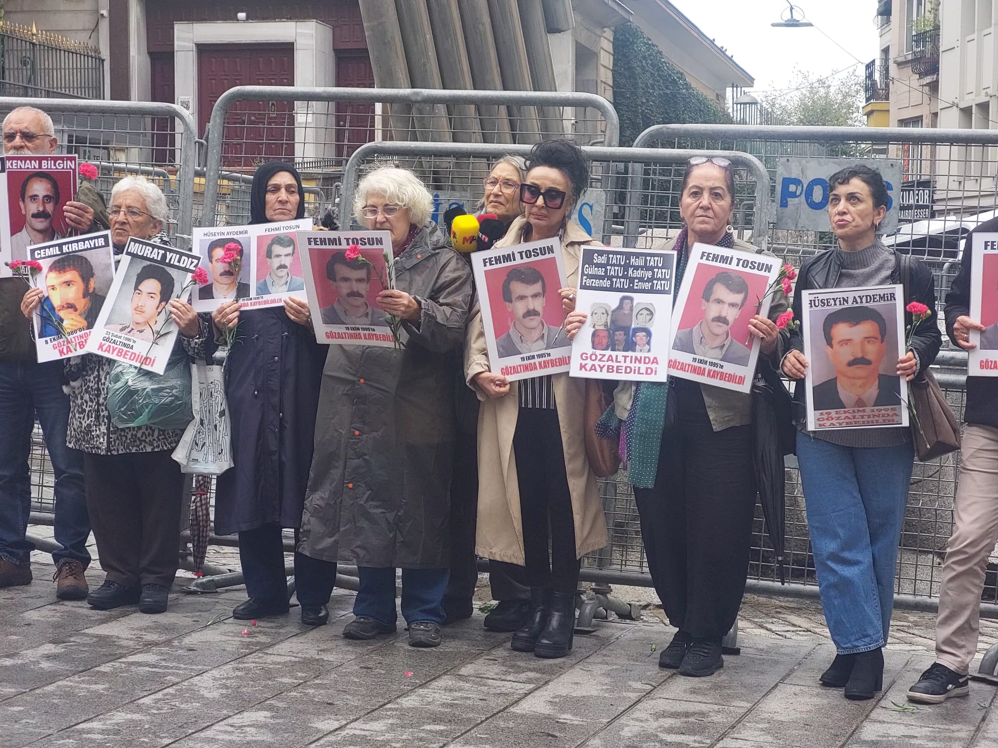 Cumartesi Anneleri: ‘Barıştan bahsediyorsanız önce kayıplar için bir mezar göstermelisiniz’