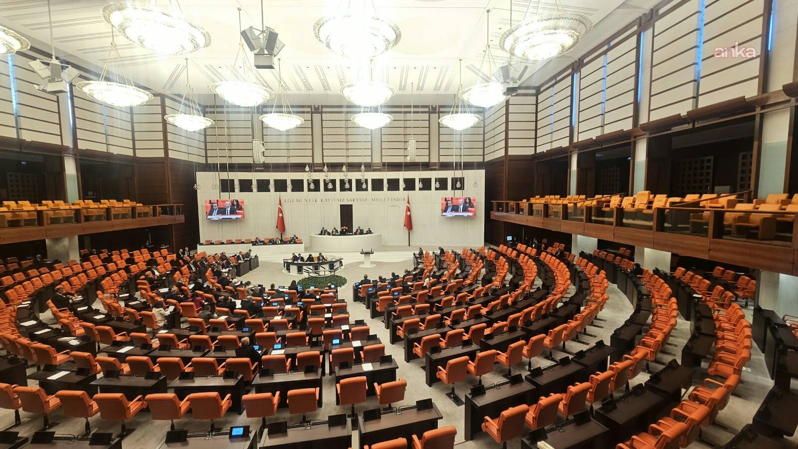 Genel Kurul’da ‘fon krizi’ | Gülistan Koçyiğit: ‘Vurgunu kim yaptı, liste neden açıklanmıyor?’