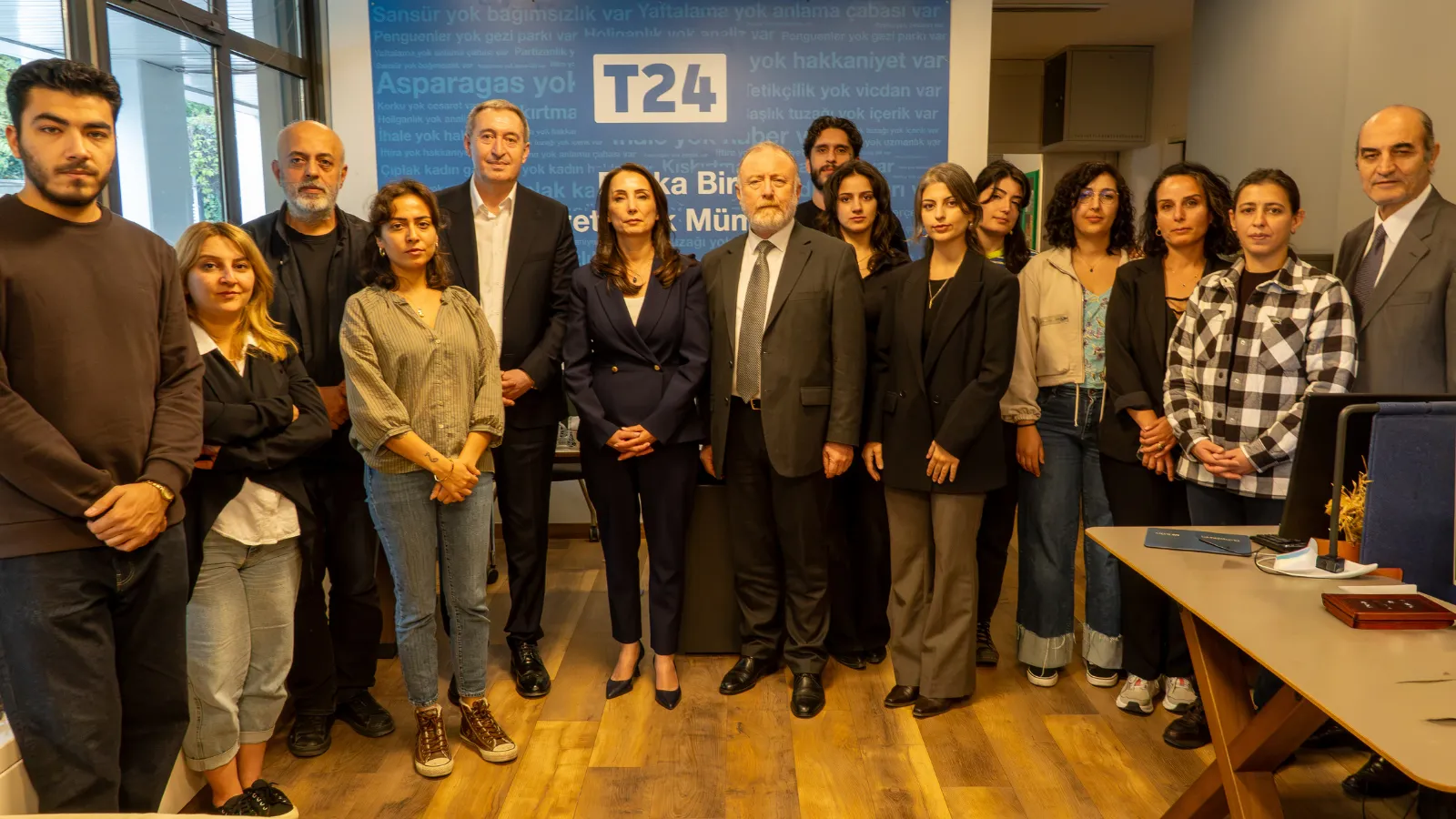 DEM Parti’den T24’e dayanışma ziyareti: ‘Bu sansürü asla kabul etmiyoruz’