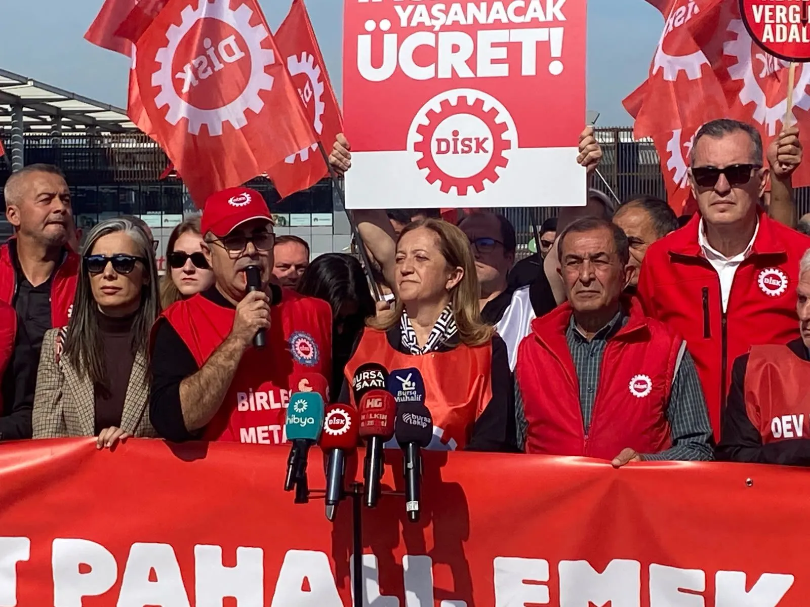Arzu Çerkezoğlu Bursa’da konuştu: ‘Bu düzen böyle gitmez’