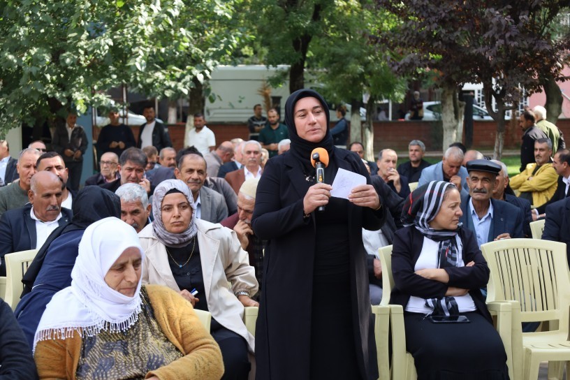 Kurtalan’daki konuşmasıyla gündem olan Emine Teğin: ‘Niye her şeyin yoksunluğunu yaşıyoruz? Susmamalıyız’