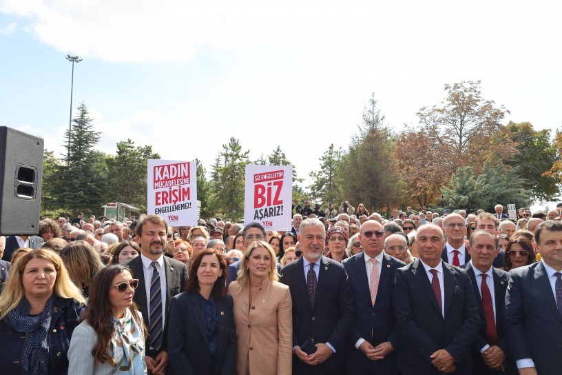 Gazeteciler erişim engellerine karşı AYM önünde eylemde