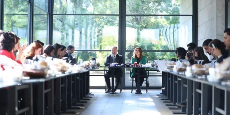 DEM Parti’den gazetecilerle buluşma: ‘Gazetecilerin ve akademisyenlerin adaya gitmesi sürece güveni güçlendirir’