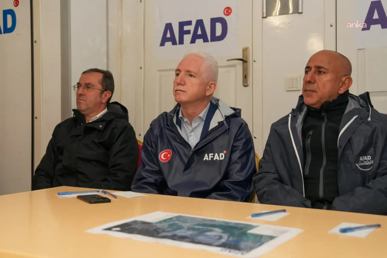 İstanbul Valisi Gül’den sel açıklaması: 3 kayıp için arama çalışmaları sürüyor