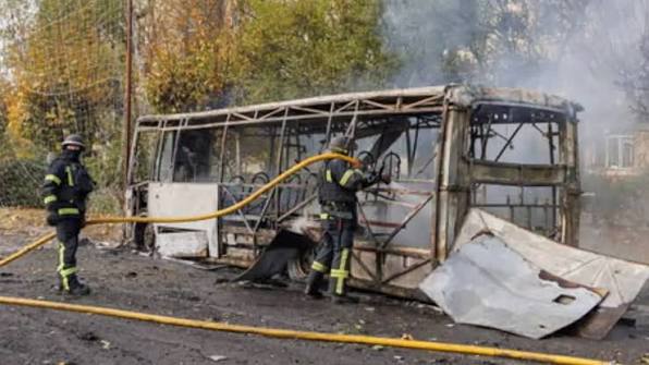 Rusya Donetsk’te yolcu otobüsünü vurdu: 30 kişi hayatını kaybetti