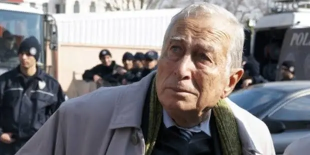 Avukat ve hak savunucusu Alp Selek hayatını kaybetti