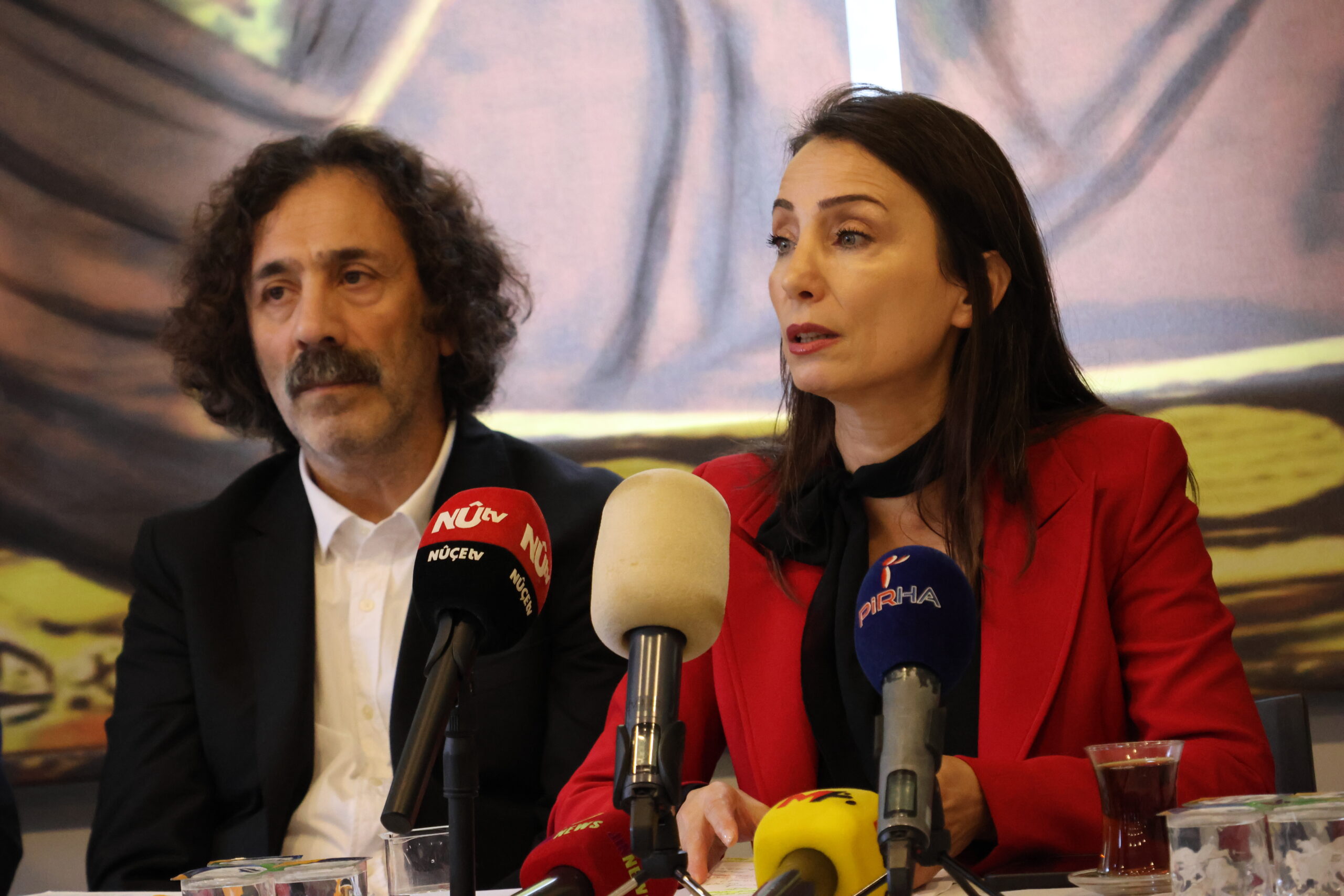 Tülay Hatimoğulları Alevi temsilcileriyle buluştu: ‘Bize ümmet kardeşliği değil, eşit yurttaşlığa dayalı bir kardeşlik lazım’