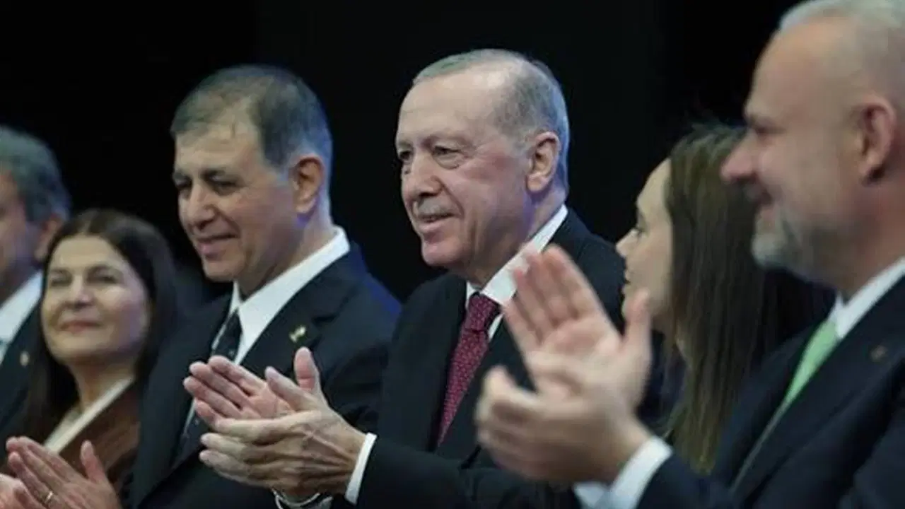 İzmir Büyükşehir Belediye Başkanı Tugay, AK Parti’ye geçiş sürecini anlattı