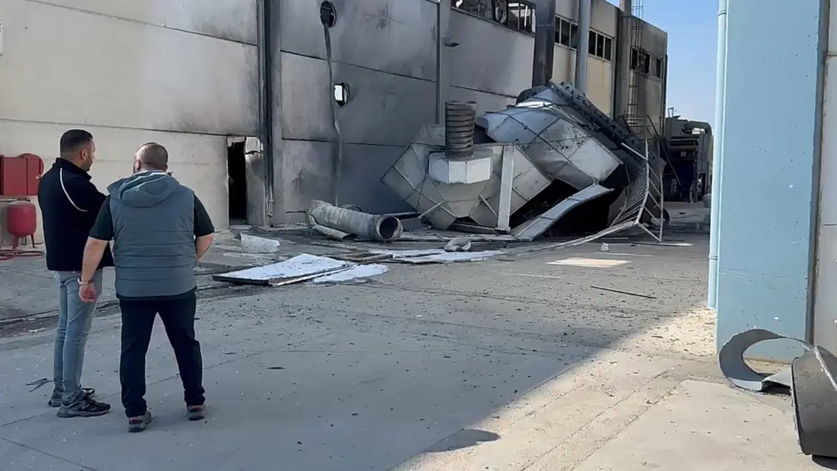 İzmir’de fabrikada patlama: 3’ü ağır 7 işçi yaralandı