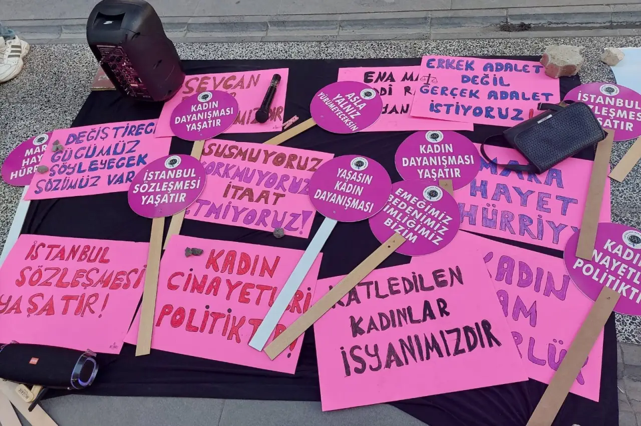 Erkek şiddeti| Evi kundaklanan Ebru Serep hayatını kaybetti, İzmit’te bir kadın katledilmek istendi